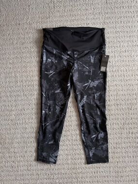 Old Navy Black & Gray Abstract-Print High-Waist Leggings